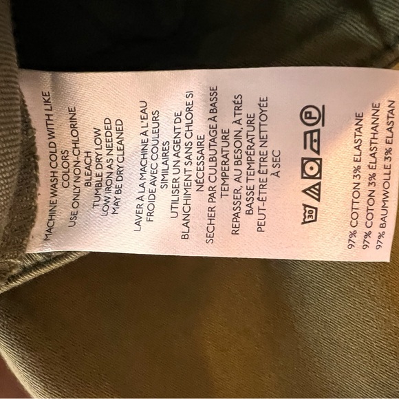 ANTHROPOLOGIE Pilcro Pleated Wide-Leg Cargo Pants, Army Green. Size XS - Picture 8 of 8